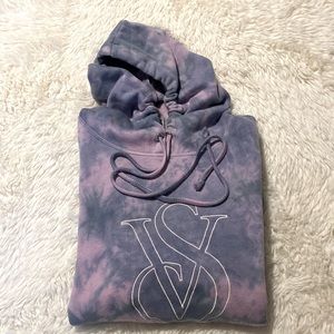 Tie dye hoodie in great condition, only worn a handful of times.